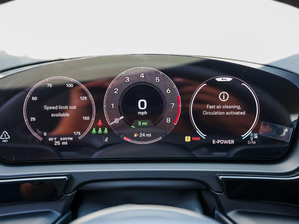 new 2025 Porsche Cayenne car