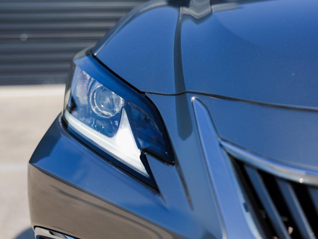 used 2021 Lexus ES 350 car, priced at $31,990