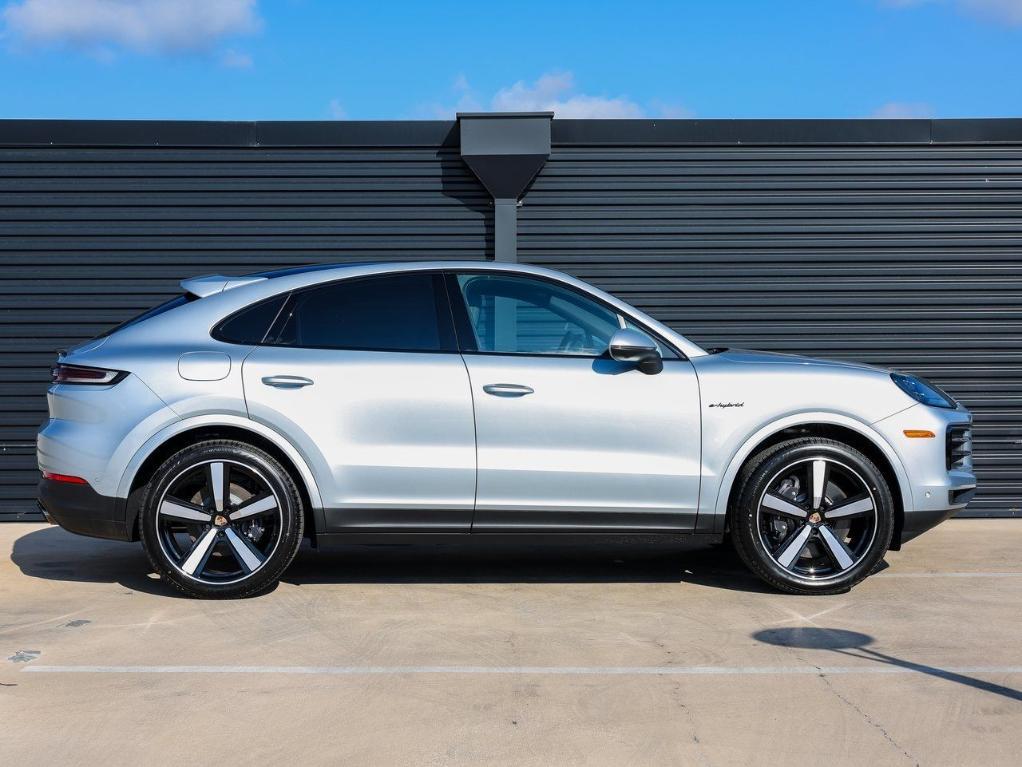 new 2025 Porsche Cayenne car