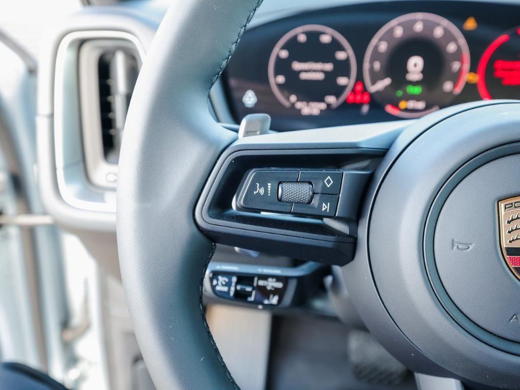 new 2025 Porsche Cayenne car