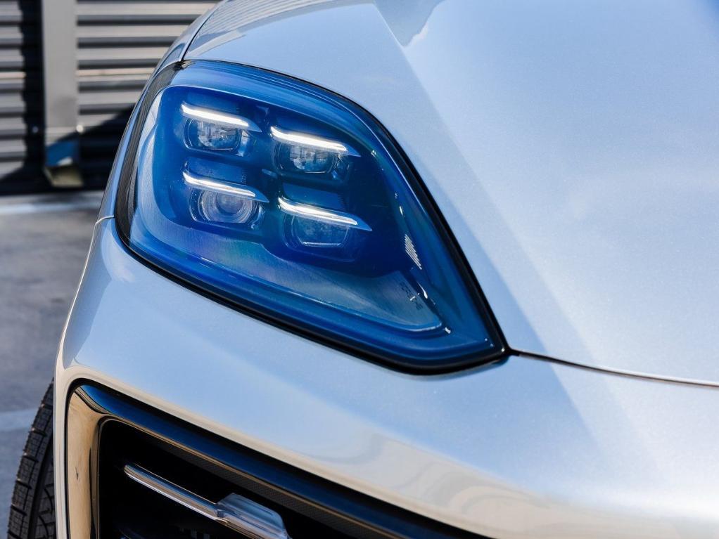 new 2025 Porsche Cayenne car