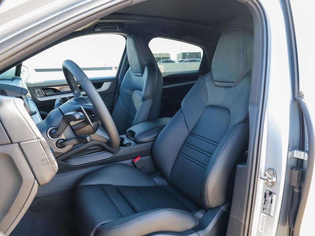 new 2025 Porsche Cayenne car