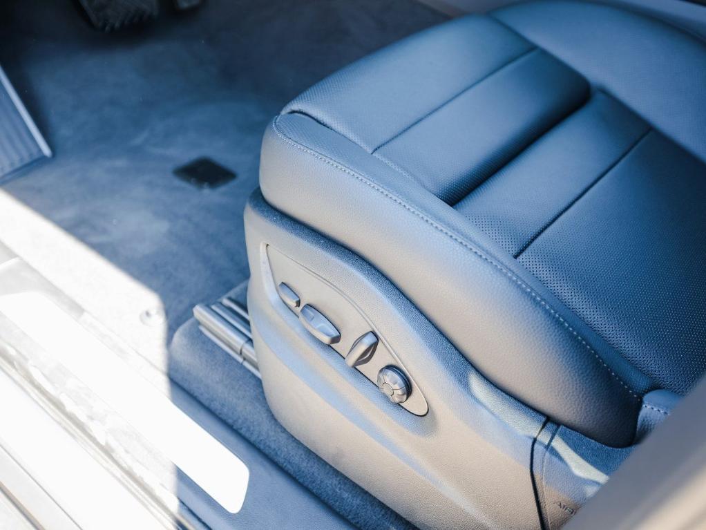 new 2025 Porsche Cayenne car