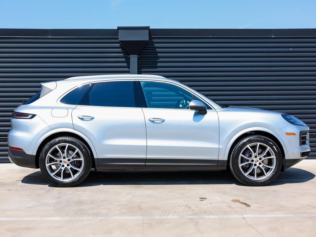 new 2025 Porsche Cayenne car