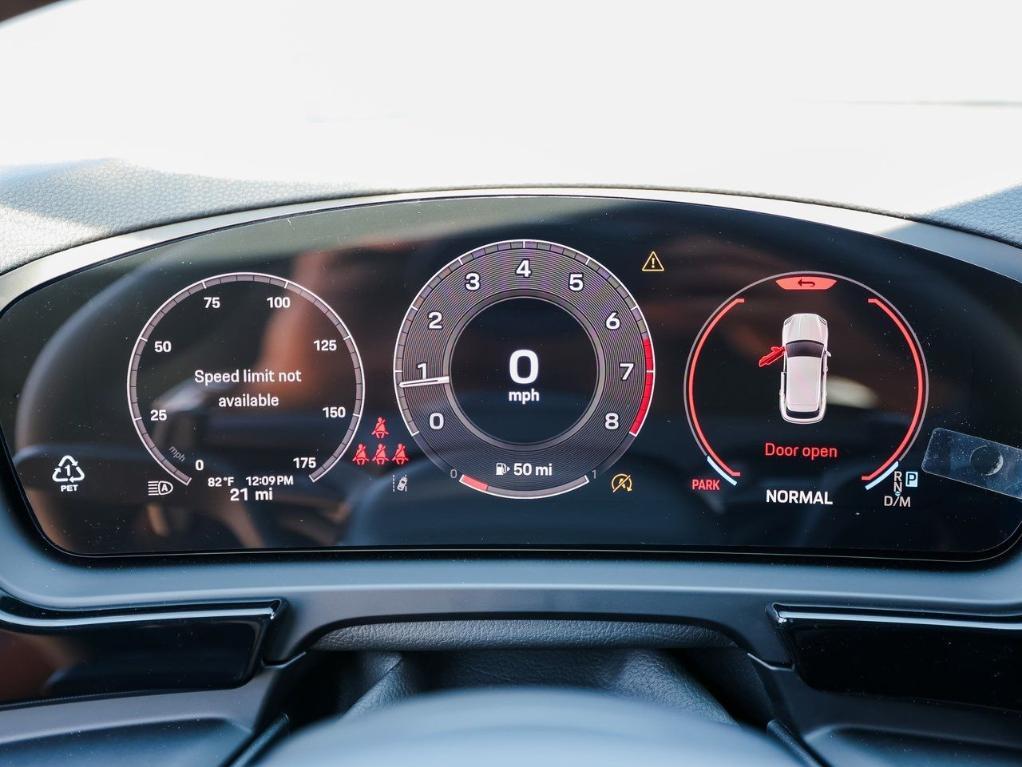 new 2025 Porsche Cayenne car