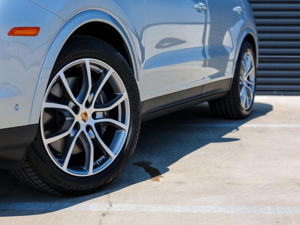 new 2025 Porsche Cayenne car