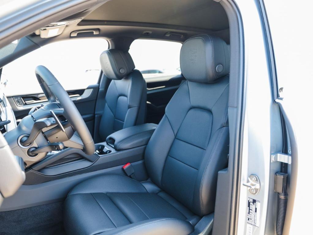 new 2025 Porsche Cayenne car