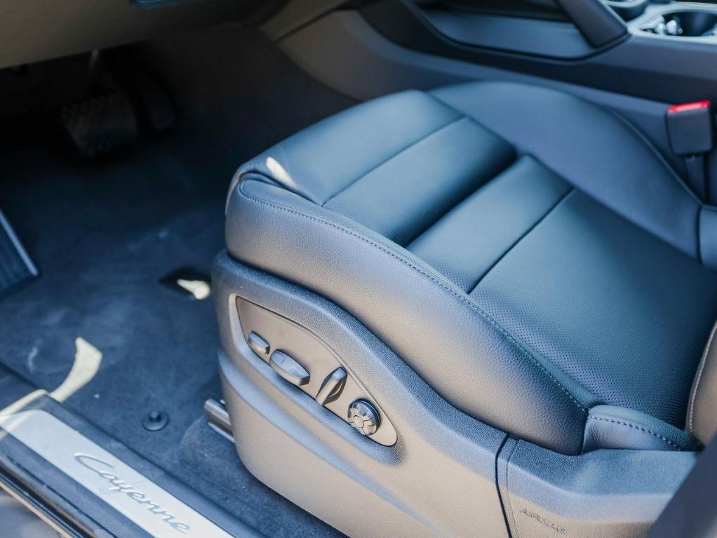 new 2025 Porsche Cayenne car