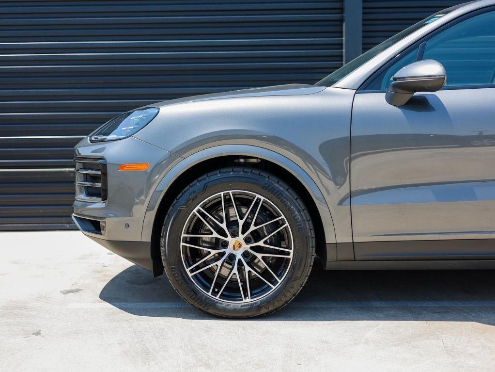 new 2025 Porsche Cayenne car