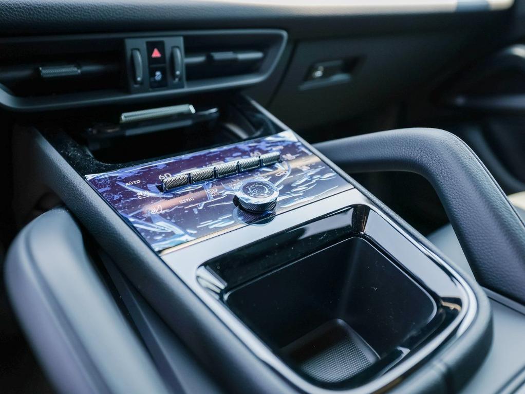 new 2025 Porsche Cayenne car