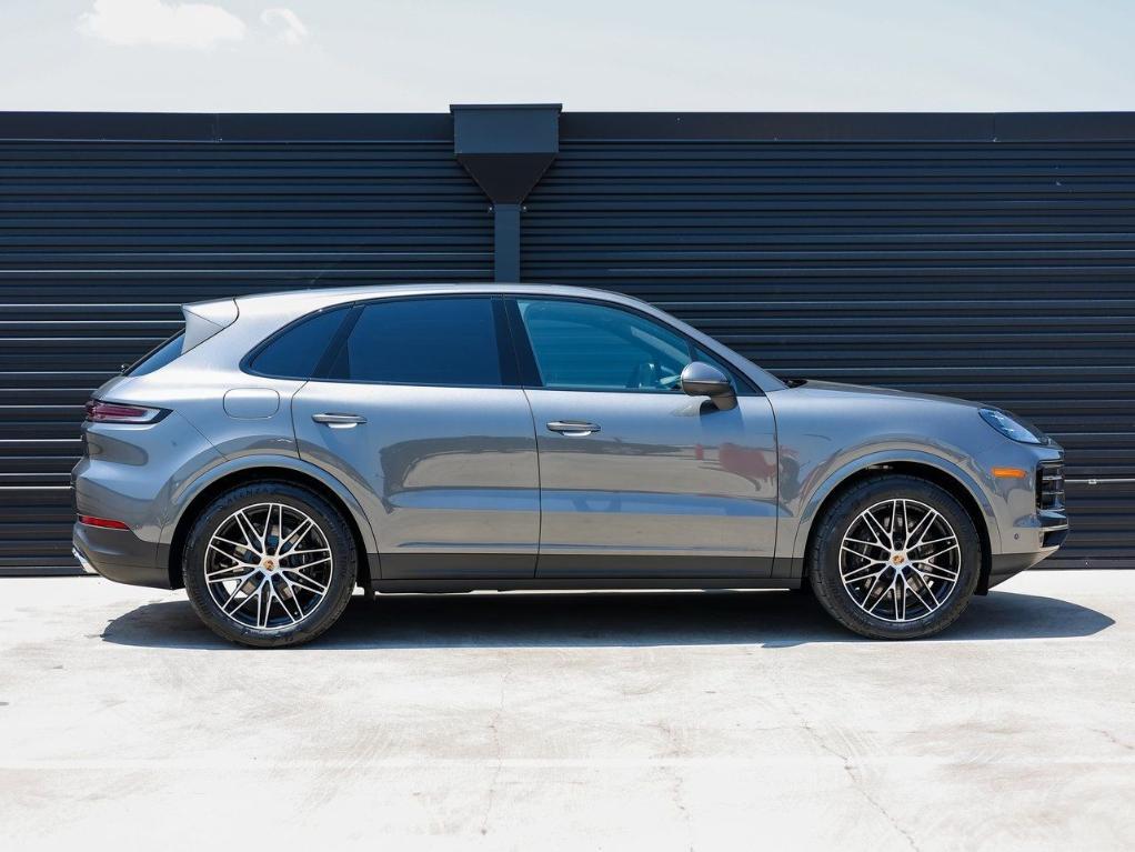 new 2025 Porsche Cayenne car