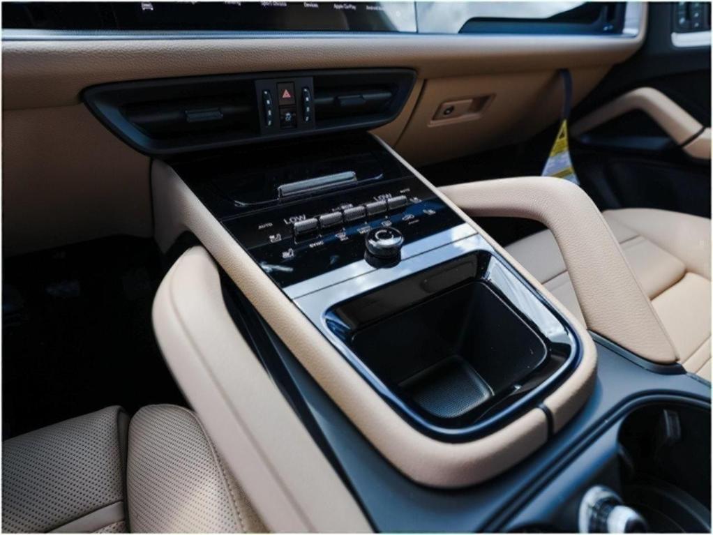 new 2025 Porsche Cayenne car