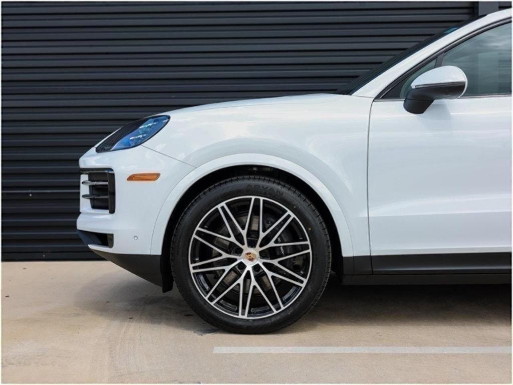 new 2025 Porsche Cayenne car
