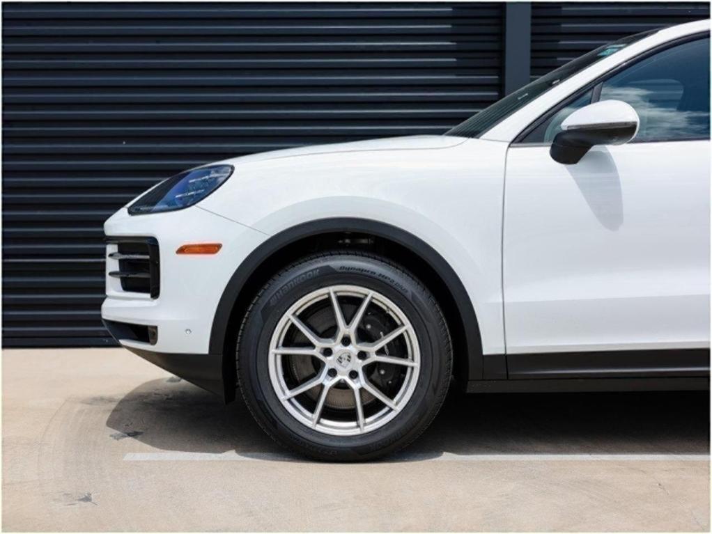 new 2025 Porsche Cayenne car