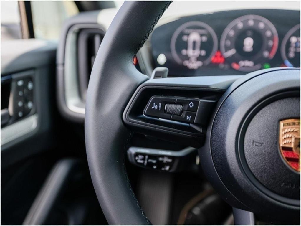 new 2025 Porsche Cayenne car