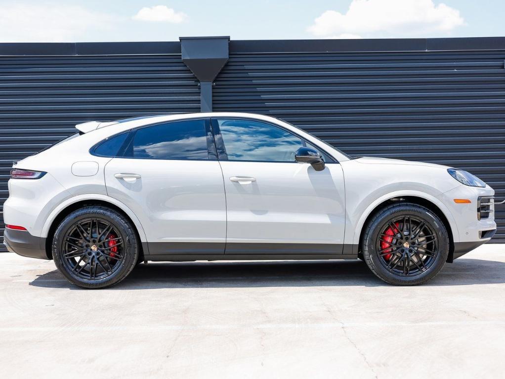 new 2025 Porsche Cayenne car