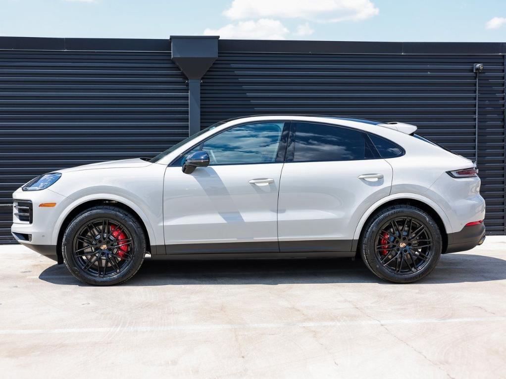 new 2025 Porsche Cayenne car