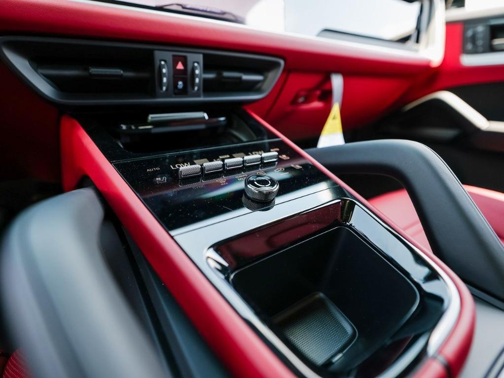 new 2025 Porsche Cayenne car