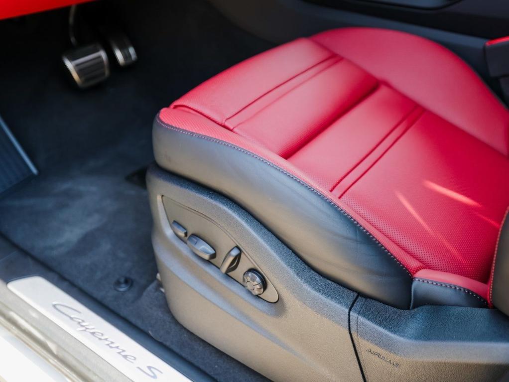 new 2025 Porsche Cayenne car