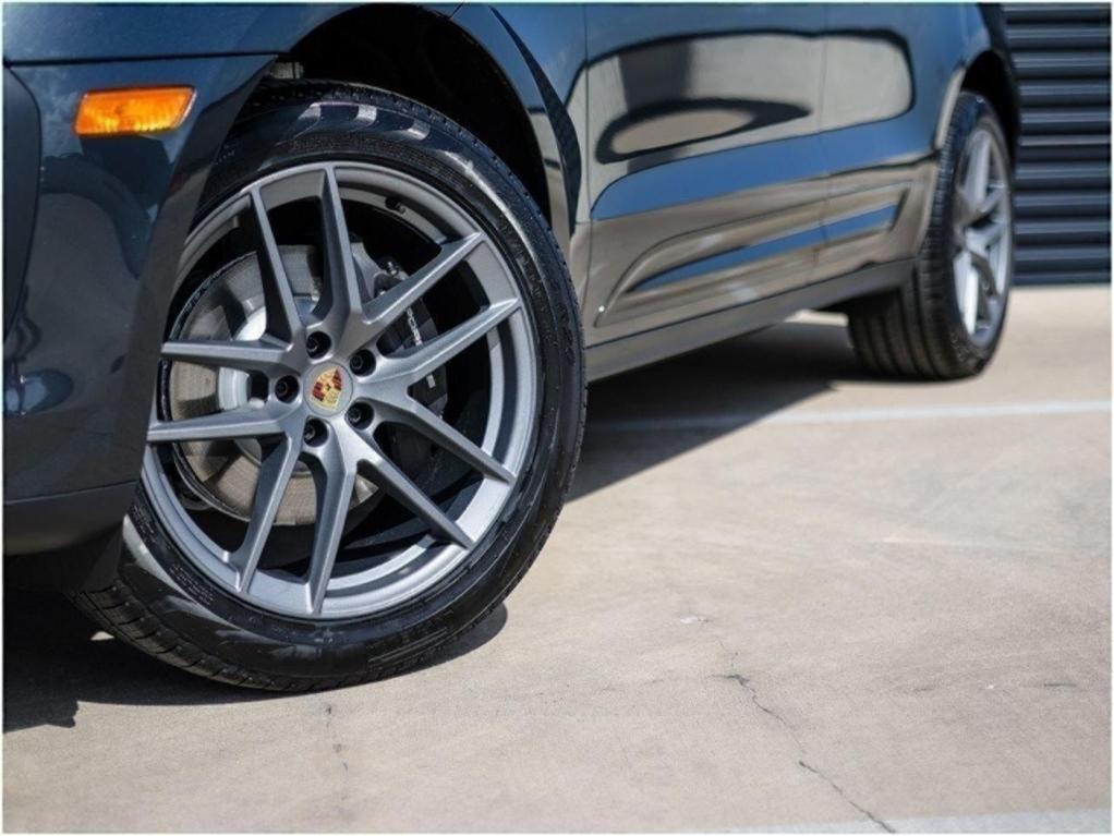 new 2025 Porsche Macan car