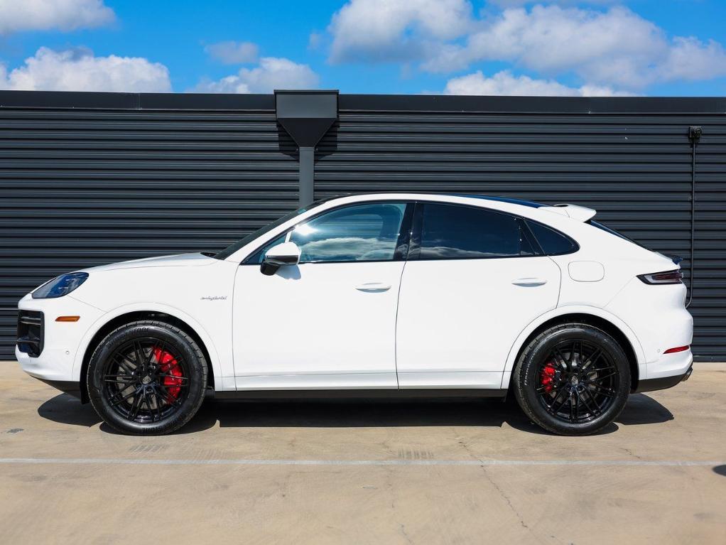 new 2025 Porsche Cayenne car