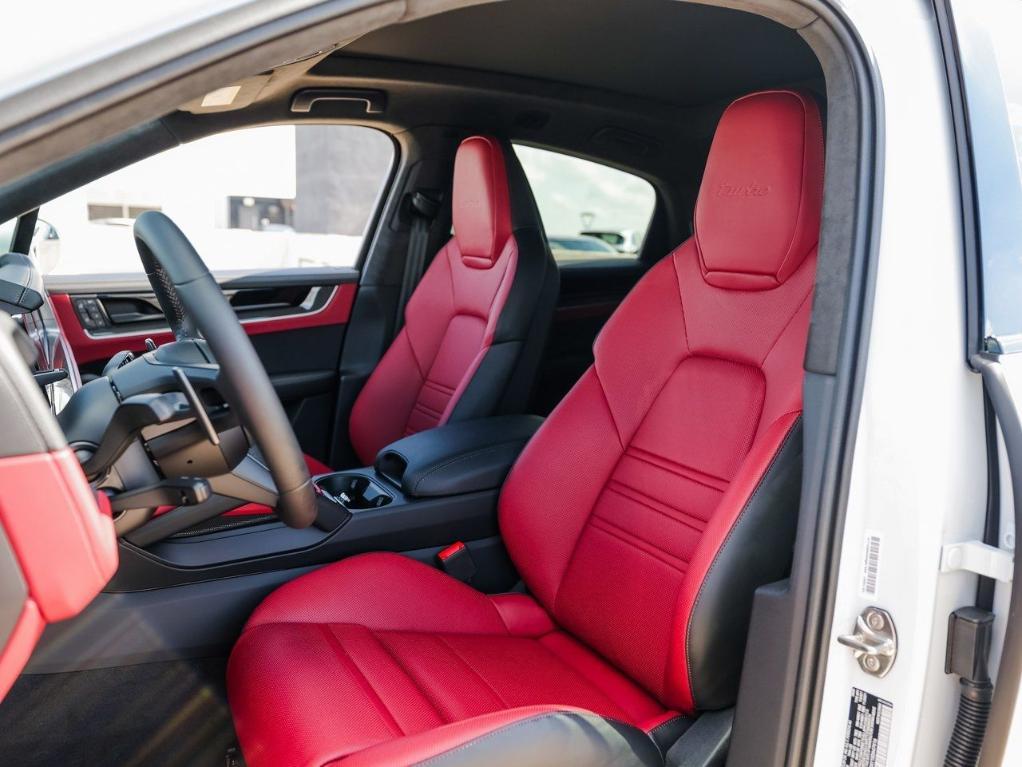 new 2025 Porsche Cayenne car