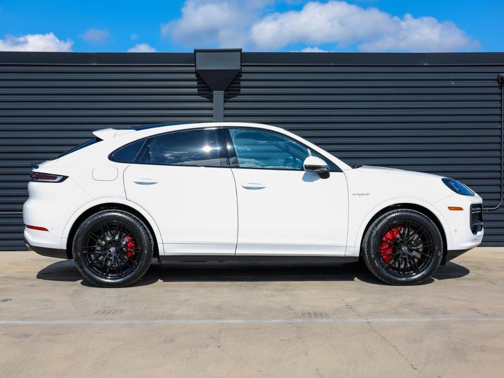 new 2025 Porsche Cayenne car