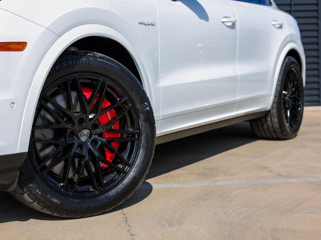 new 2025 Porsche Cayenne car