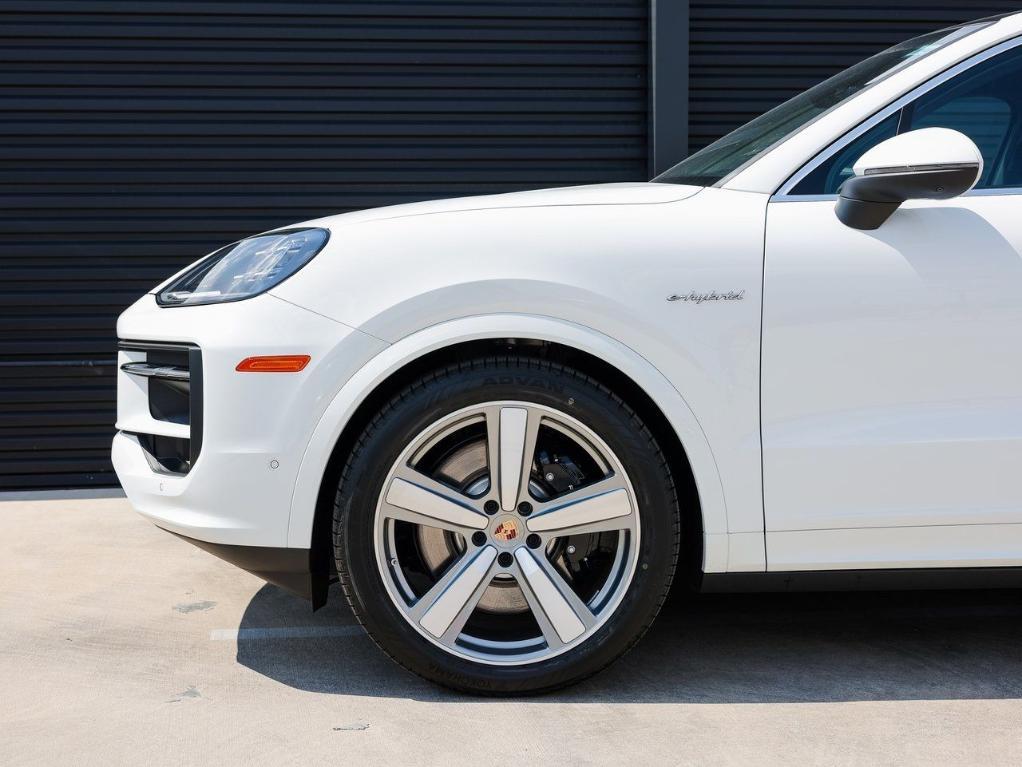 new 2025 Porsche Cayenne car