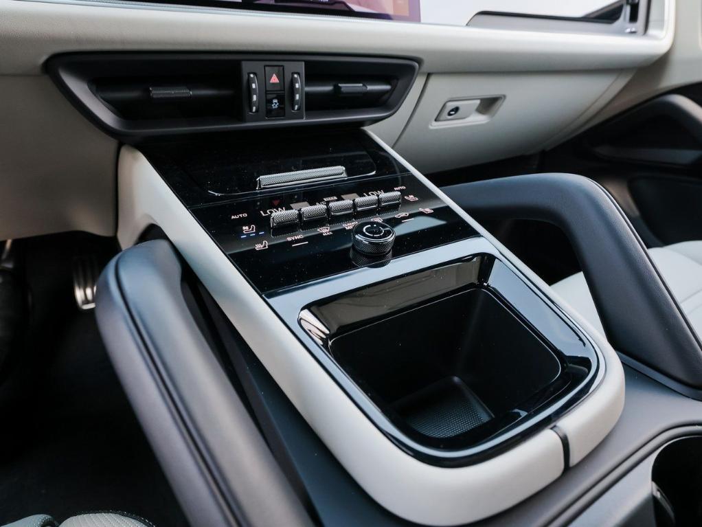 new 2025 Porsche Cayenne car