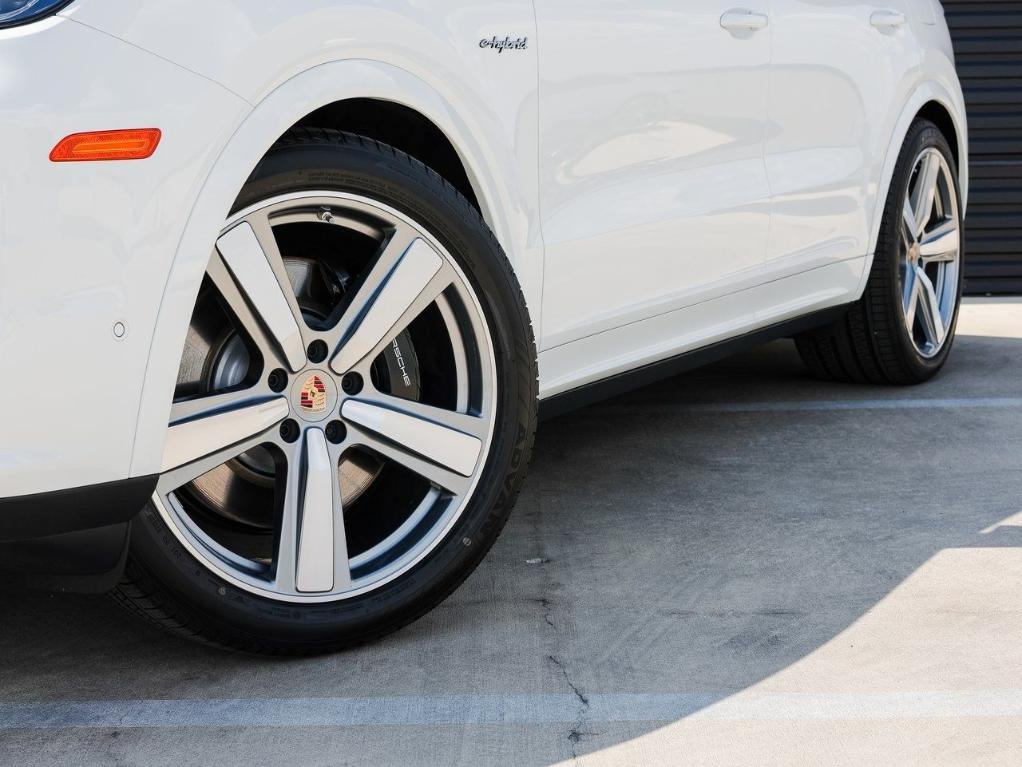 new 2025 Porsche Cayenne car