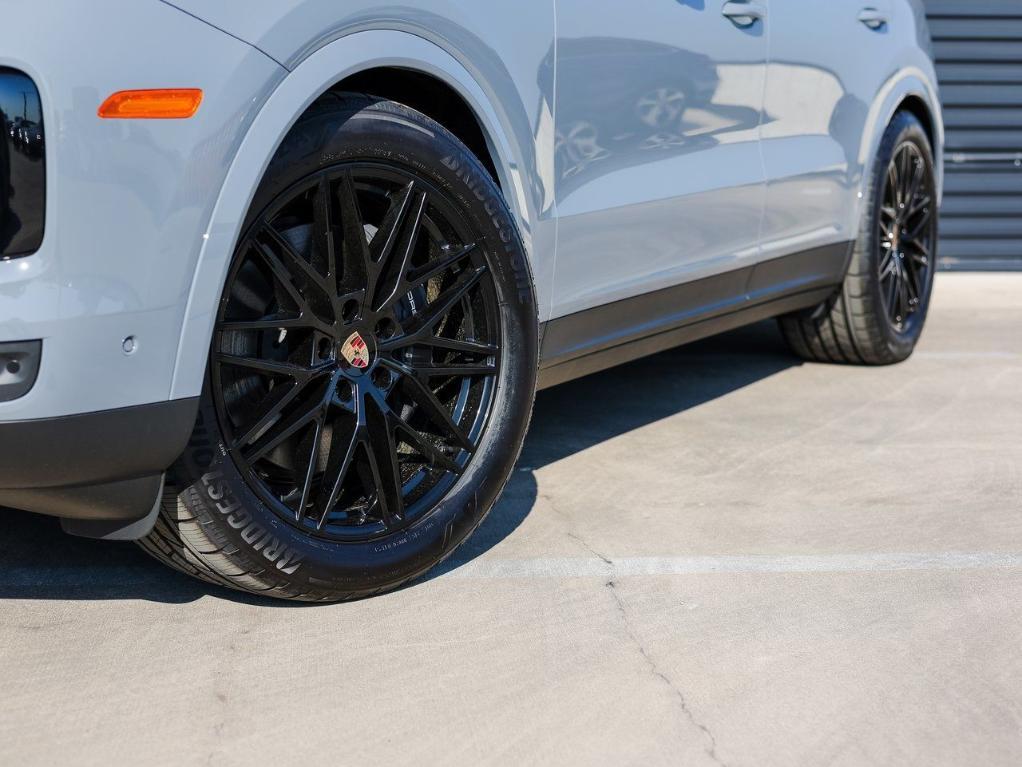 new 2025 Porsche Cayenne car