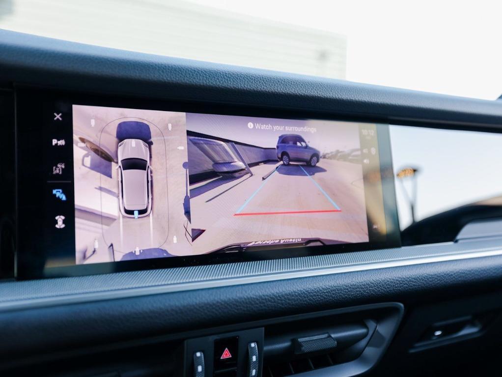 new 2025 Porsche Cayenne car