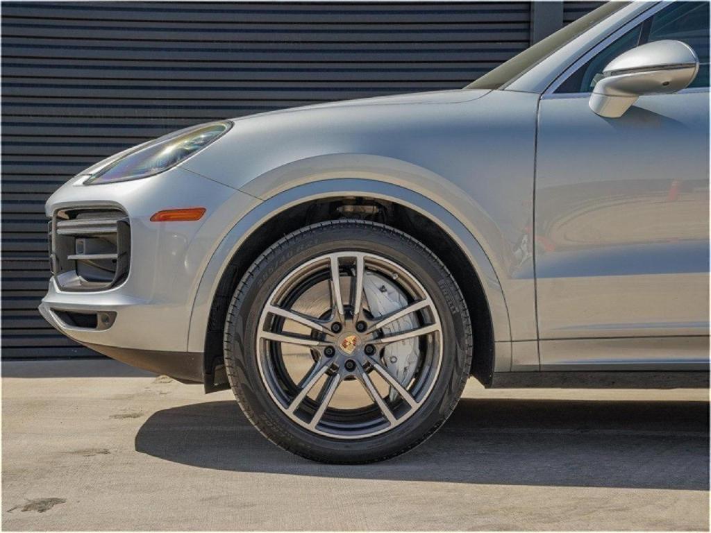 used 2022 Porsche Cayenne car, priced at $87,690