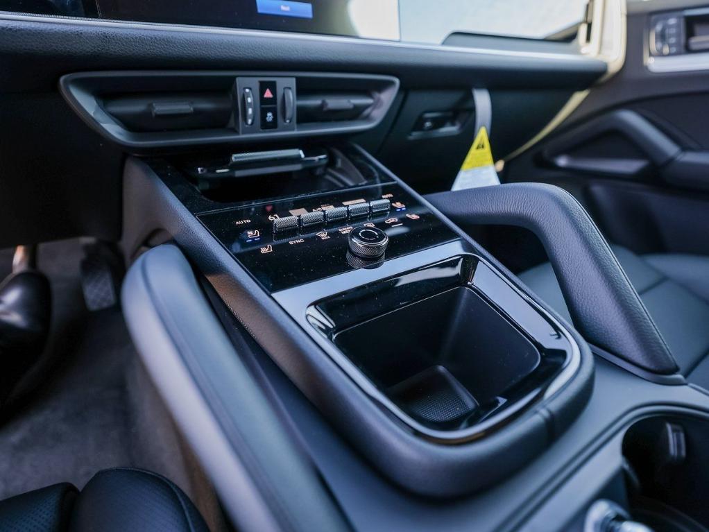 new 2025 Porsche Cayenne car