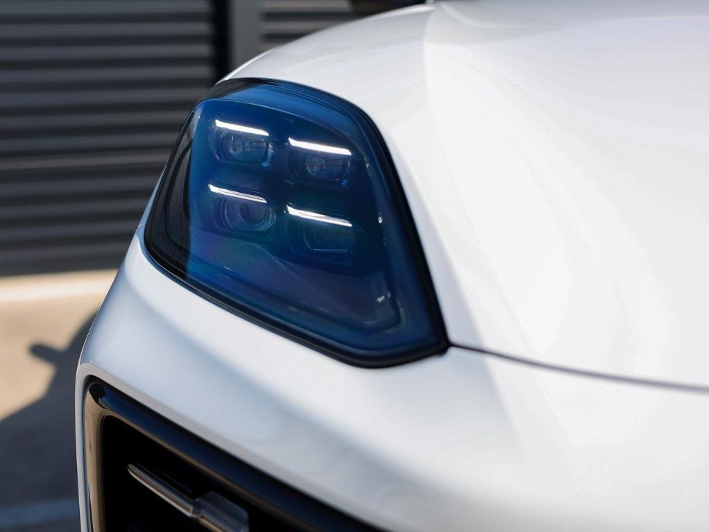 new 2025 Porsche Cayenne car