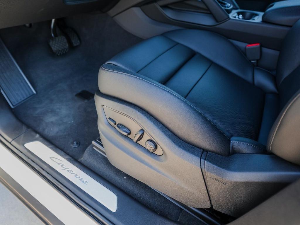 new 2025 Porsche Cayenne car