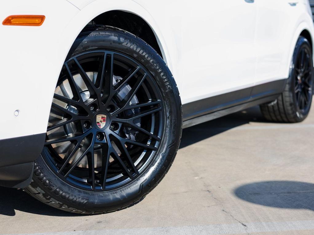 new 2025 Porsche Cayenne car