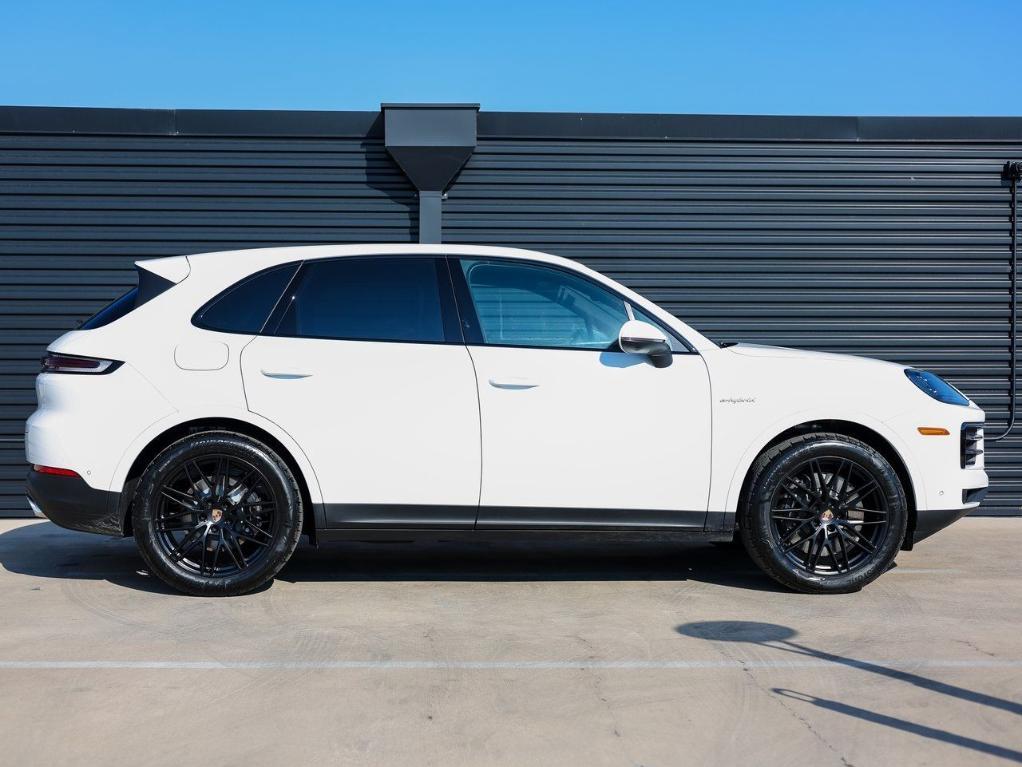 new 2025 Porsche Cayenne car