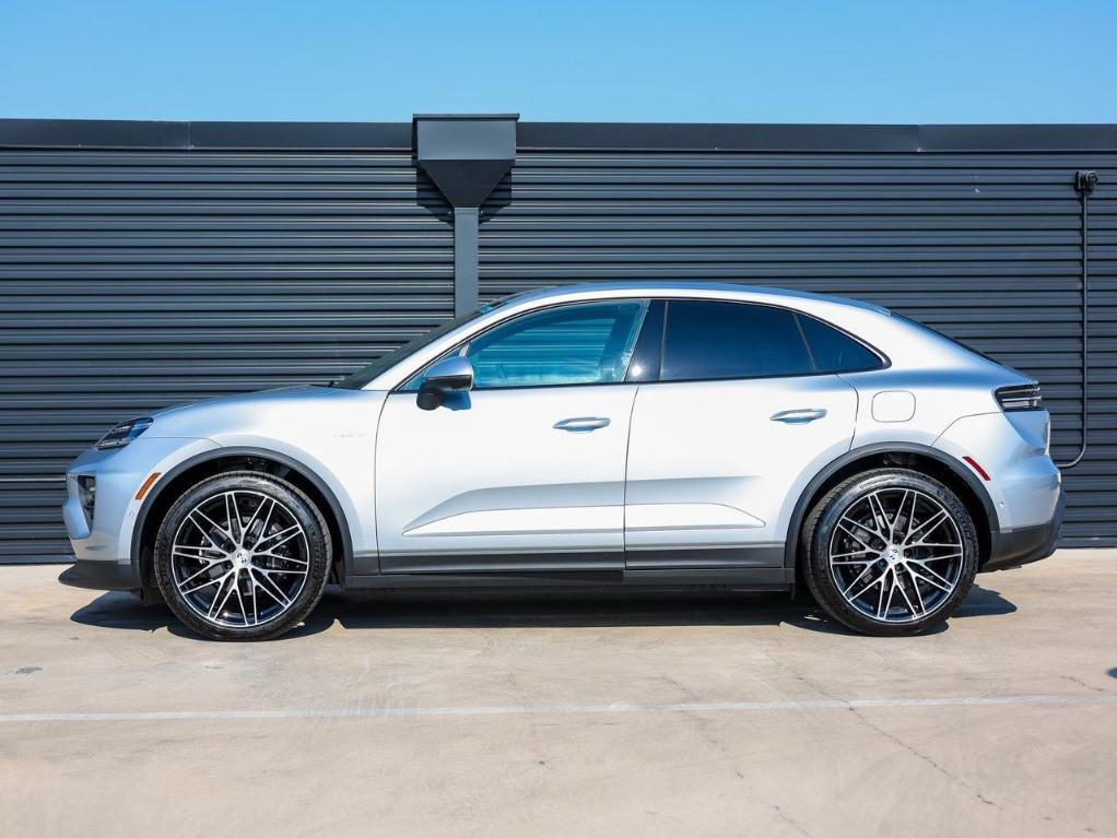new 2025 Porsche Macan car