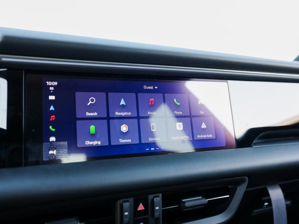 new 2025 Porsche Macan car