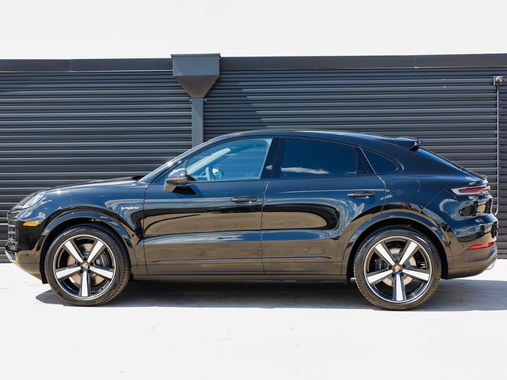 new 2025 Porsche Cayenne car