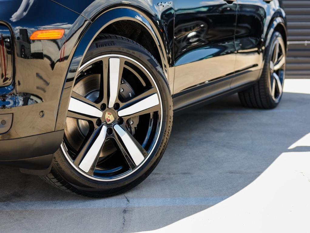 new 2025 Porsche Cayenne car