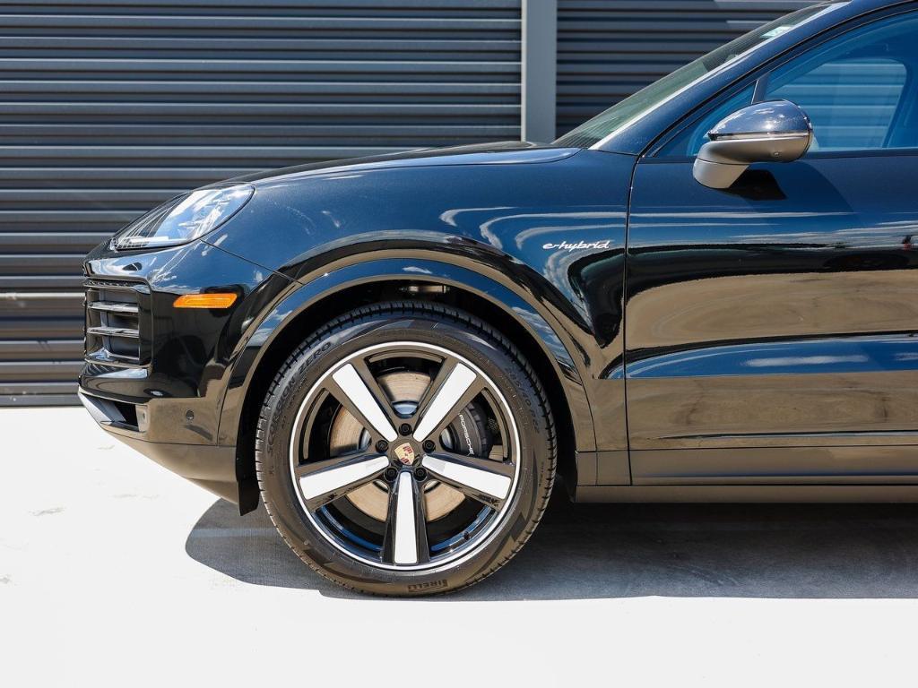 new 2025 Porsche Cayenne car