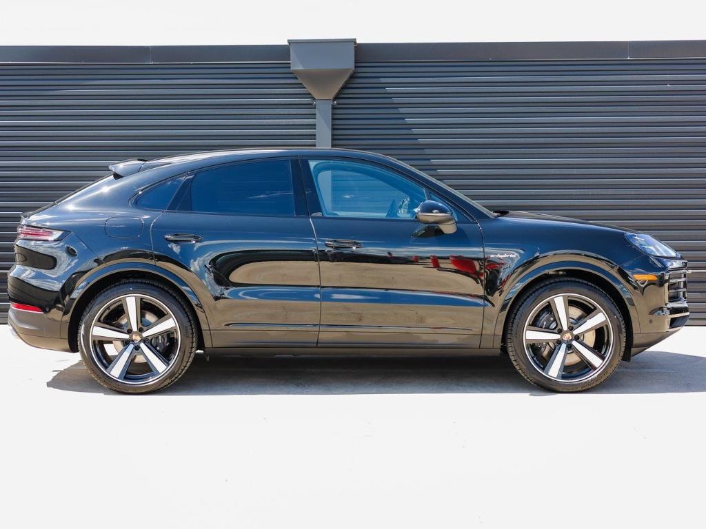 new 2025 Porsche Cayenne car