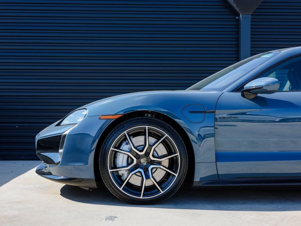 new 2026 Porsche Taycan car