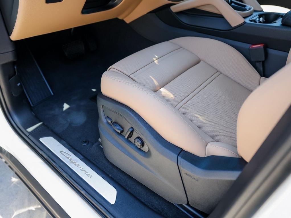 new 2025 Porsche Cayenne car