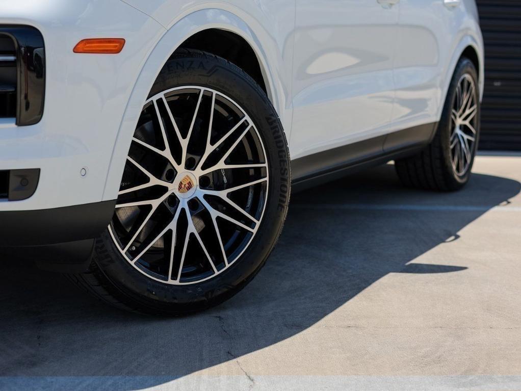 new 2025 Porsche Cayenne car