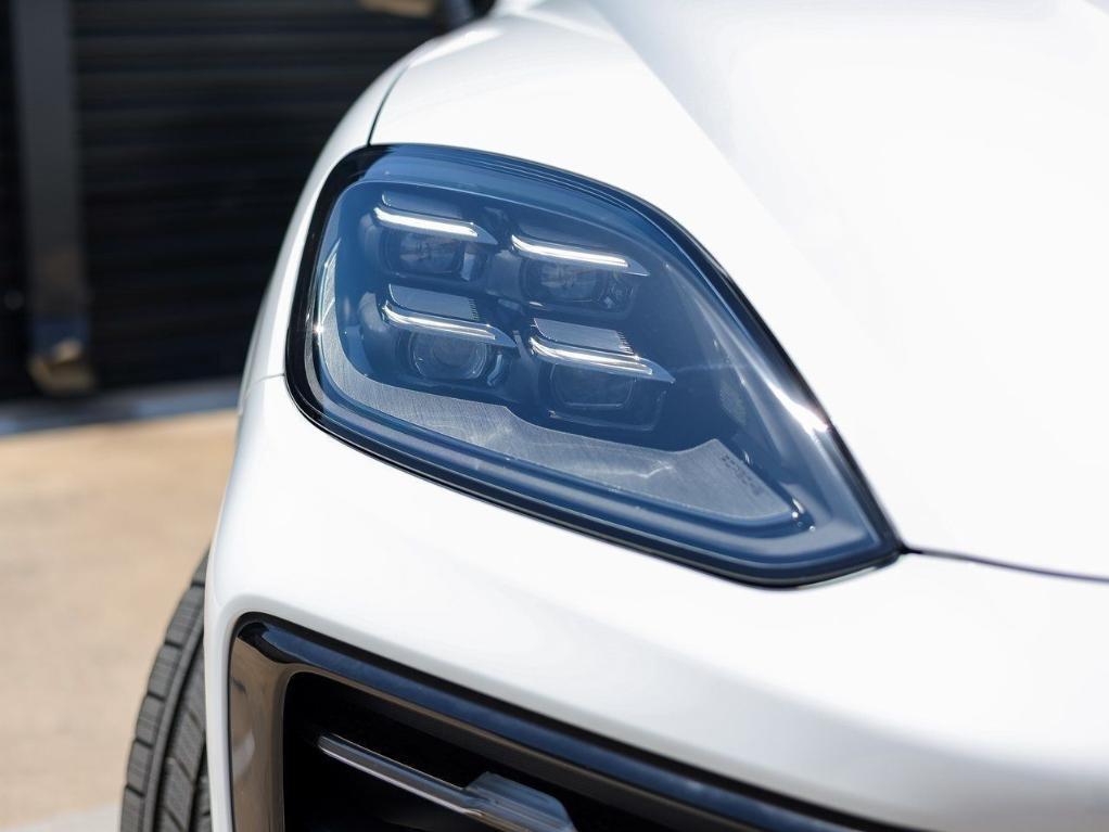 new 2025 Porsche Cayenne car