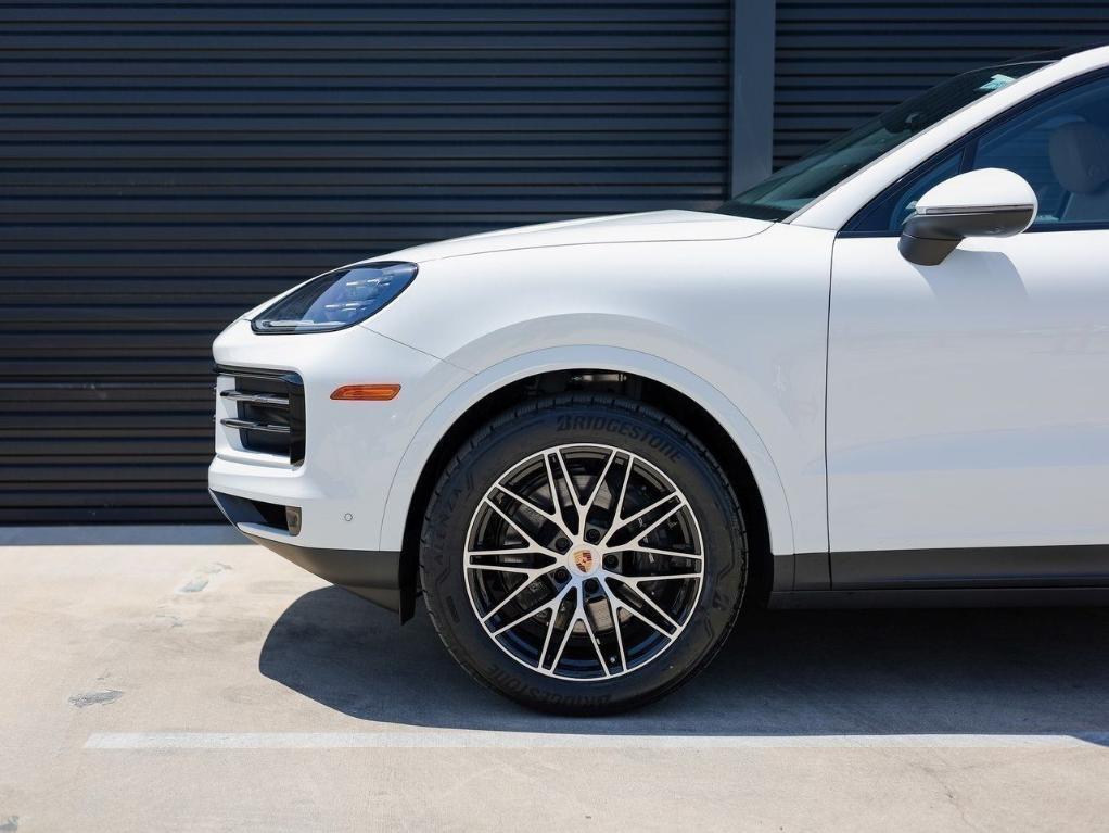 new 2025 Porsche Cayenne car